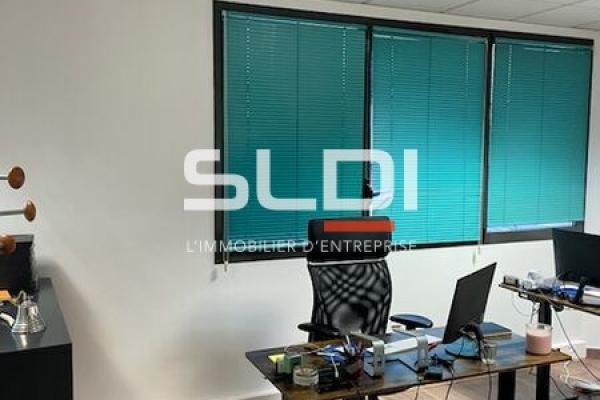 Bureaux A LOUER - VILLEURBANNE - 435 m²