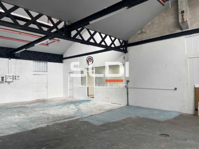 Locaux d'activités A LOUER - RILLIEUX LA PAPE - 334 m²