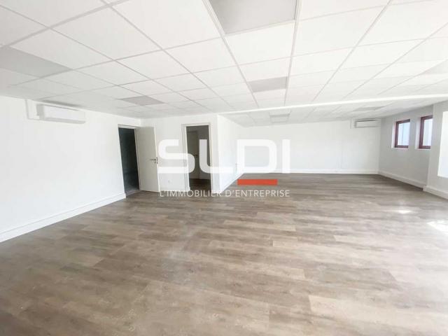 Locaux d'activités A LOUER - GENAS - 318 m²