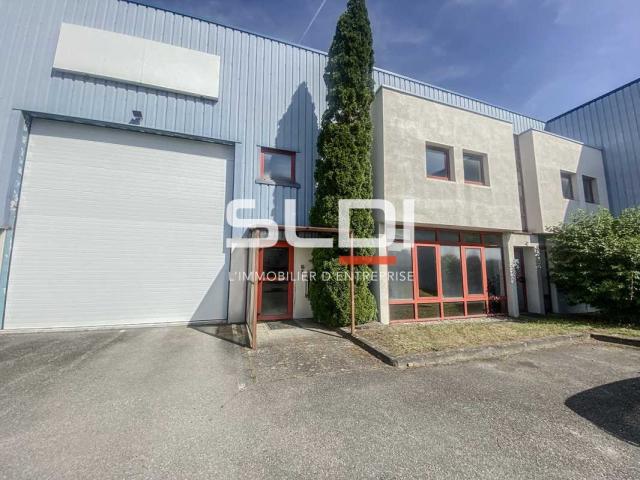 Locaux d'activités A LOUER - GENAS - 318 m²