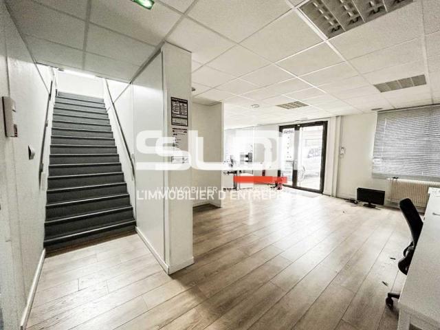 Locaux d'activités A LOUER - DARDILLY - 1 689 m²
