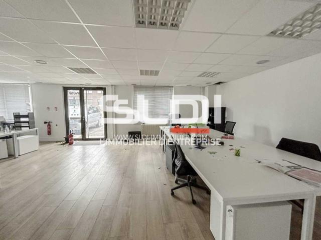Locaux d'activités A LOUER - DARDILLY - 1 689 m²