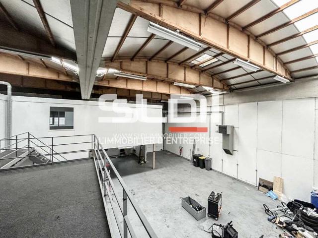 Locaux d'activités A LOUER - DARDILLY - 1 689 m²