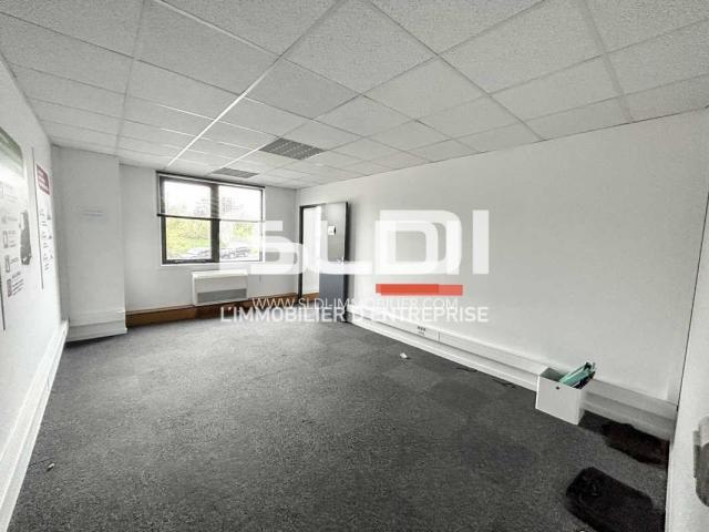 Locaux d'activités A LOUER - DARDILLY - 1 689 m²