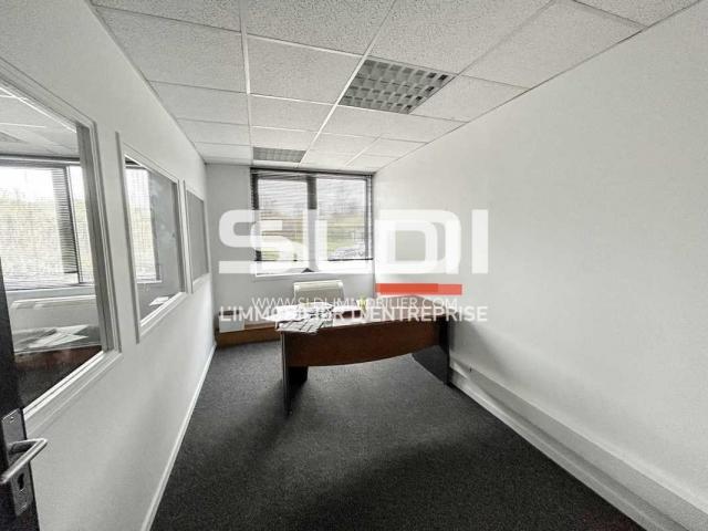 Locaux d'activités A LOUER - DARDILLY - 1 689 m²