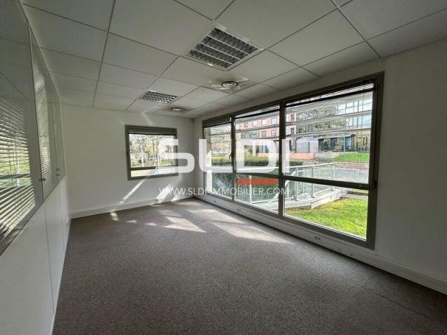 Bureaux A LOUER - ECULLY - 902 m²