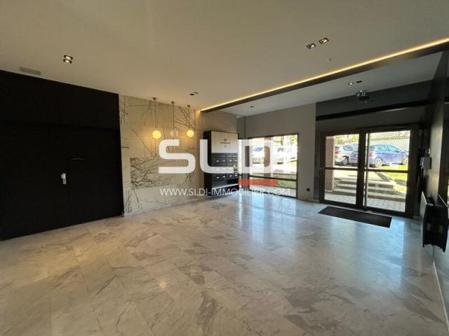 Bureaux A LOUER - ECULLY - 902 m²