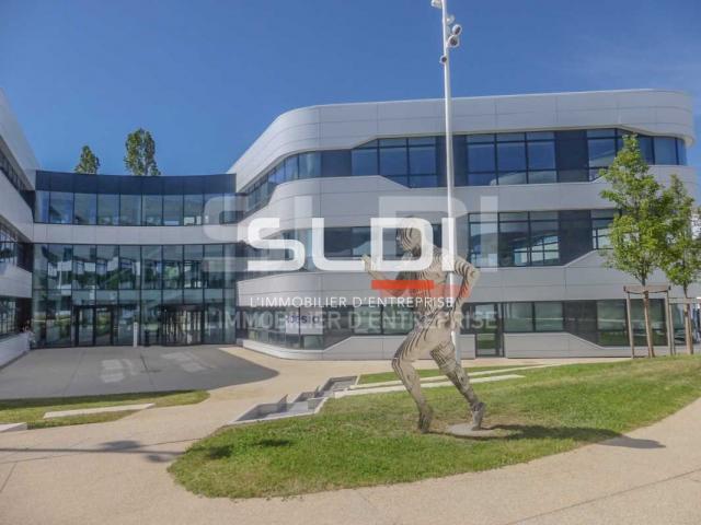 Bureaux A LOUER - CHAMPAGNE AU MONT D'OR - 2 738 m²