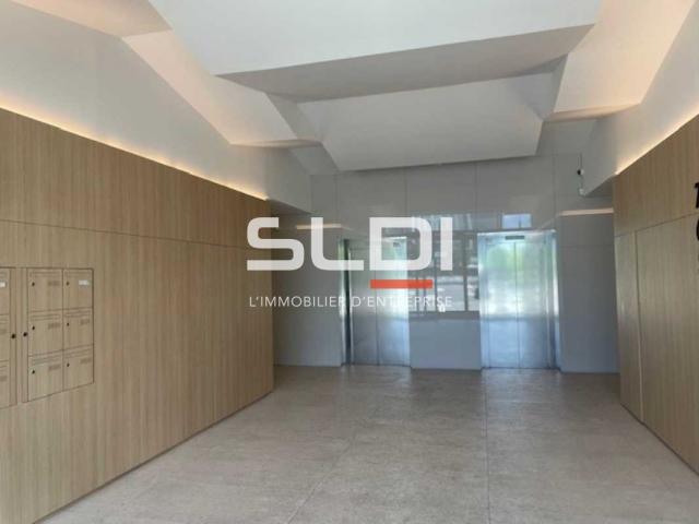 Bureaux A VENDRE OU A LOUER - VENISSIEUX - 2 354 m²