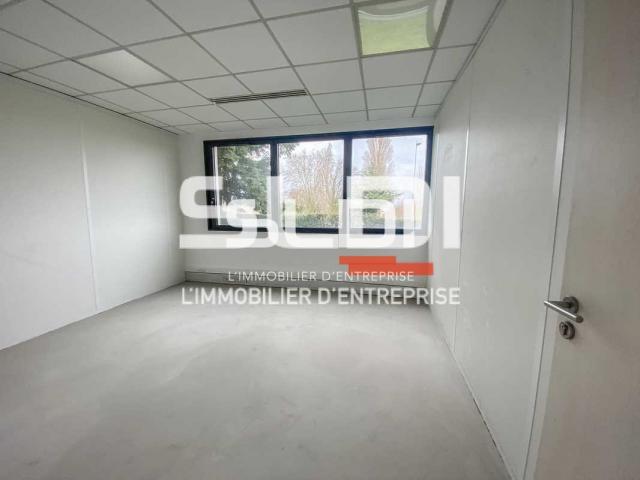 Bureaux A LOUER - BRON - 163 m²
