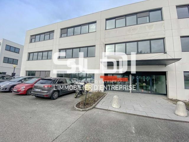 Bureaux A LOUER - BRON - 163 m²