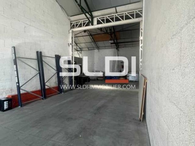 Locaux d'activités A LOUER - VENISSIEUX - 1 431 m²