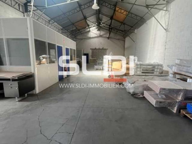 Locaux d'activités A LOUER - VENISSIEUX - 1 431 m²