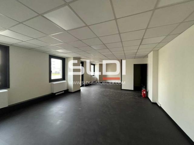 Locaux d'activités A LOUER - DARDILLY - 206 m²