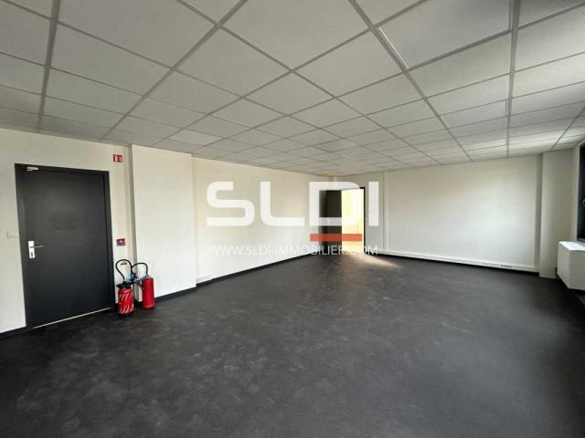 Locaux d'activités A LOUER - DARDILLY - 206 m²