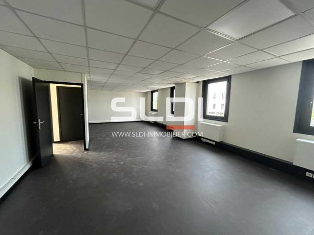 Locaux d'activités A LOUER - DARDILLY - 206 m²