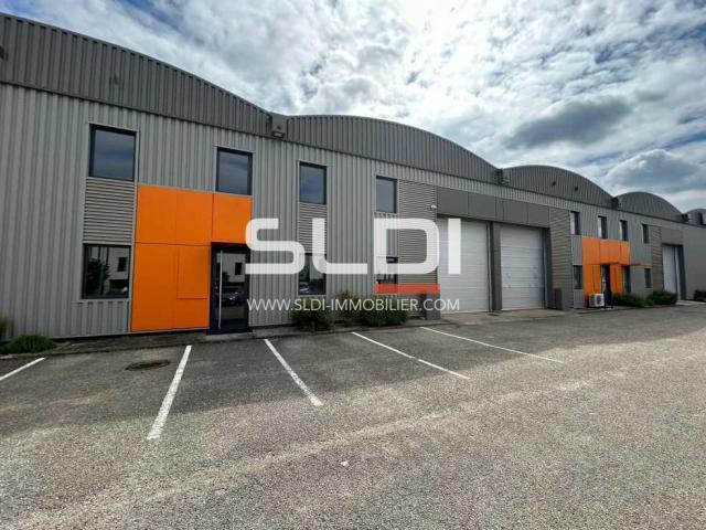 Locaux d'activités A LOUER - DARDILLY - 206 m²