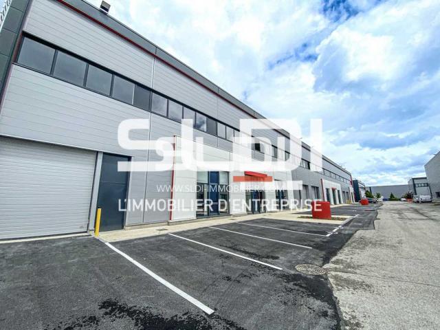Locaux d'activités A LOUER - MEYZIEU - 2 055 m²