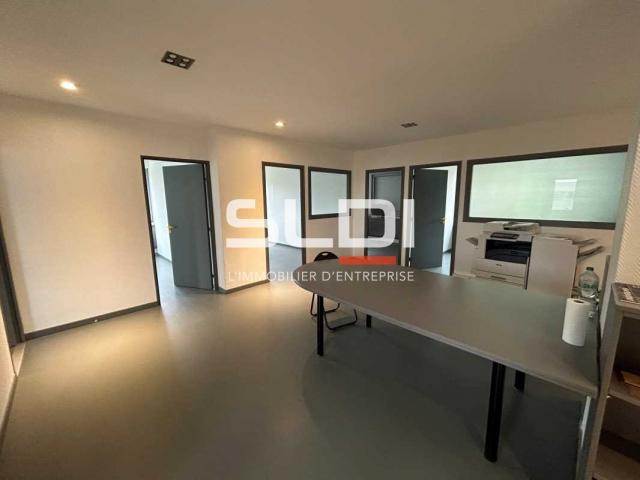 Bureaux A LOUER - TASSIN LA DEMI LUNE - 150 m²