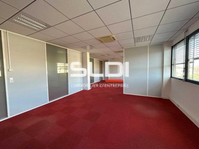 Bureaux A LOUER - SAINT PRIEST - 274 m²