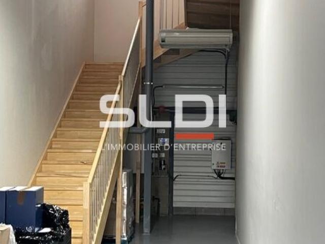 Bureaux A VENDRE OU A LOUER - GUEREINS - 391 m²