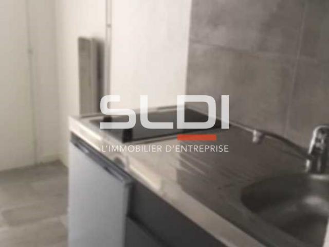 Locaux d'activités A LOUER - FLEURIEU SUR SAONE - 800 m²