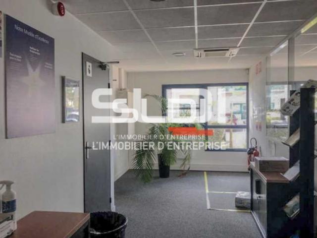Bureaux A LOUER - BRON - 498 m²