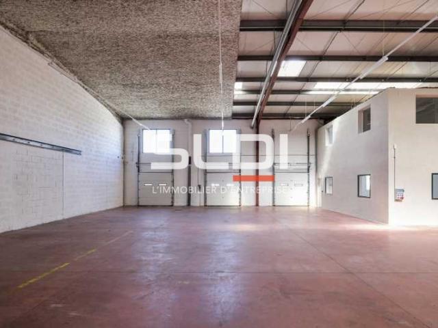Locaux d'activités A LOUER - CORBAS - 4 294 m²