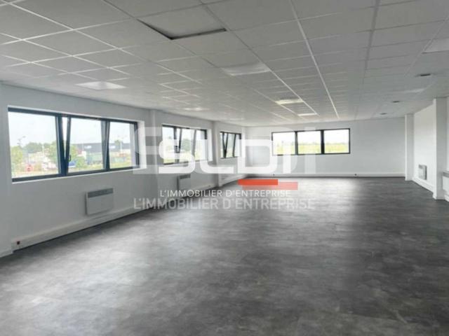 Locaux d'activités A LOUER - COLOMBIER SAUGNIEU - 3 853 m²