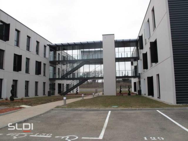 Bureaux A LOUER - SAINT PRIEST - 268 m²