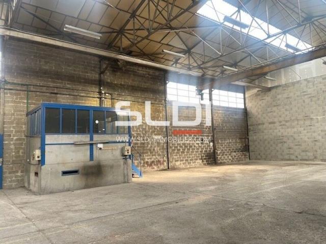 Locaux d'activités A VENDRE - RILLIEUX LA PAPE - 966 m²