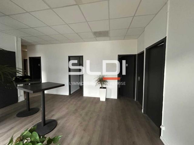 Locaux d'activités A LOUER - BLYES - 1 267 m²