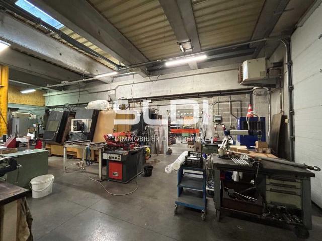 Locaux d'activités A LOUER - BLYES - 1 267 m²