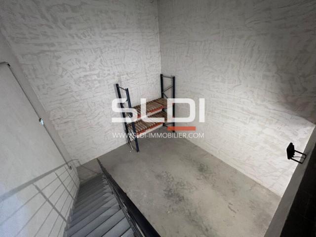 Locaux d'activités A LOUER - FLEURIEU SUR SAONE - 873 m²