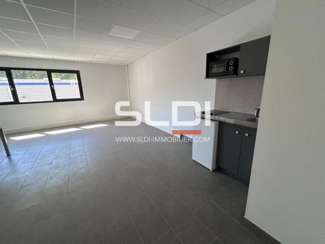 Locaux d'activités A LOUER - FLEURIEU SUR SAONE - 873 m²