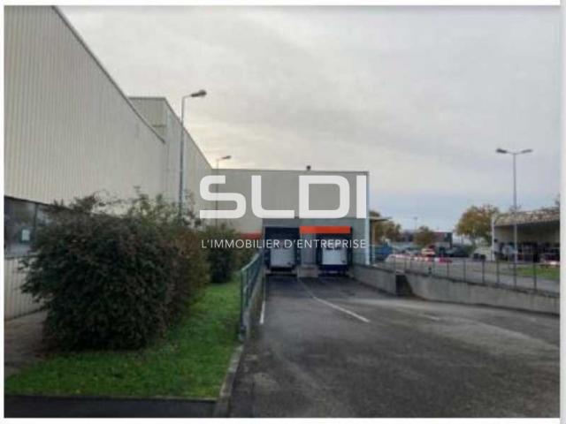 Locaux d'activités A LOUER - VENISSIEUX - 5 771 m²