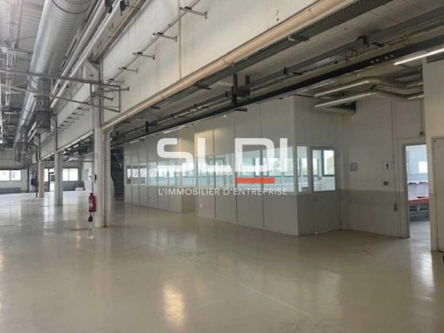Locaux d'activités A LOUER - VENISSIEUX - 5 771 m²