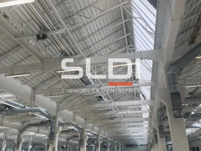 Locaux d'activités A LOUER - VENISSIEUX - 5 771 m²