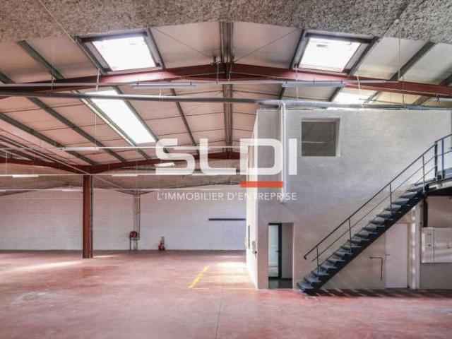Locaux d'activités A LOUER - CORBAS - 1 298 m²