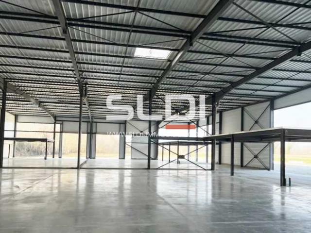 Locaux d'activités A LOUER - AMBERIEUX - 871 m²