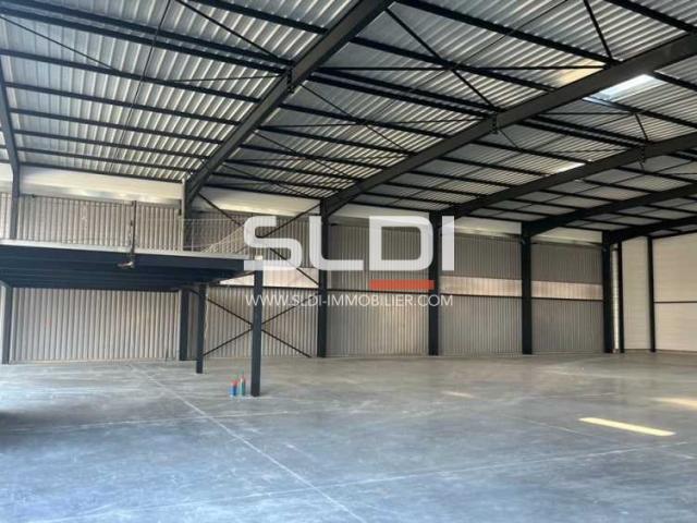Locaux d'activités A LOUER - AMBERIEUX - 871 m²