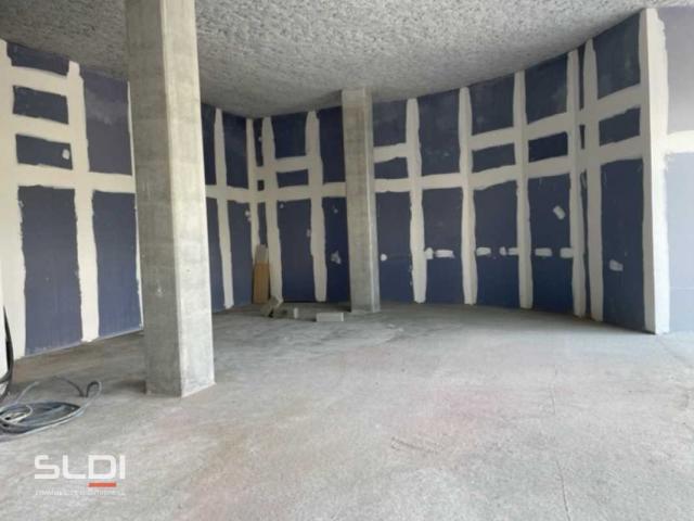 Commerces A LOUER - VENISSIEUX - 179 m²