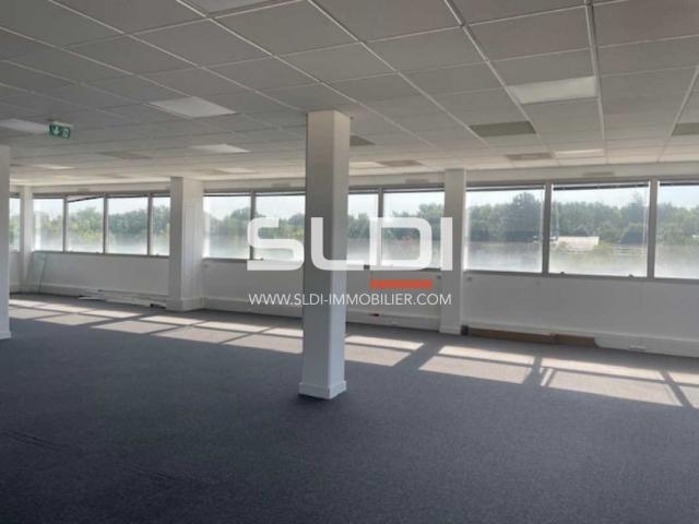 Bureaux A LOUER - SAINT PRIEST - 623 m²
