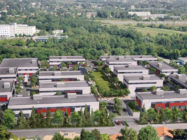 Locaux d'activités A LOUER - DARDILLY - 5 118 m²