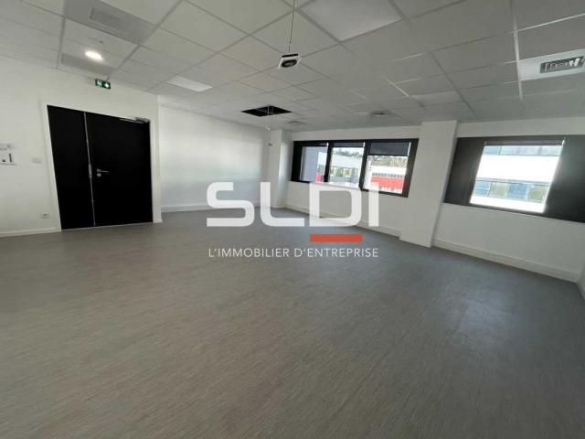 Bureaux A LOUER - DARDILLY - 165 m²