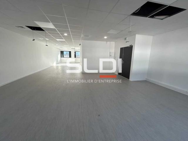 Bureaux A LOUER - DARDILLY - 165 m²