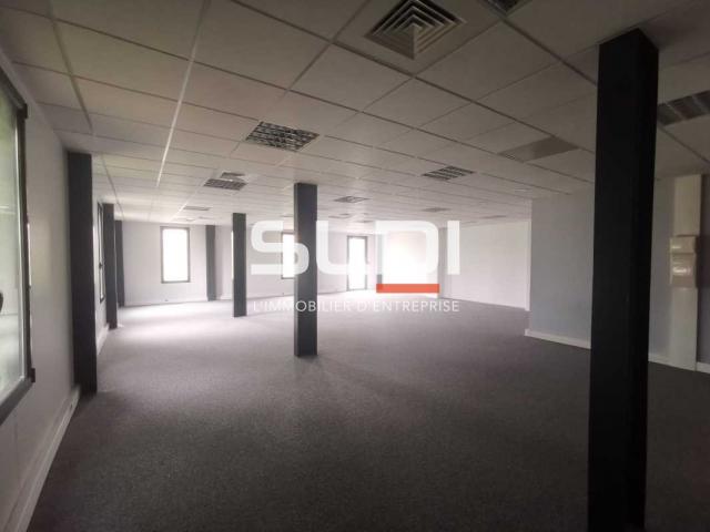 Bureaux A LOUER - VAULX MILIEU - 438 m²