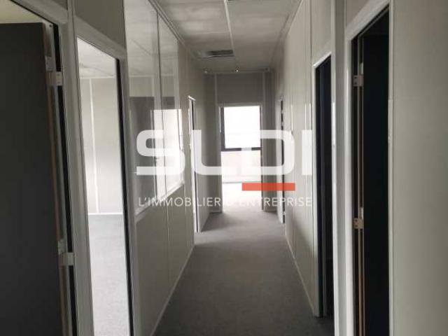 Bureaux A LOUER - VAULX MILIEU - 438 m²
