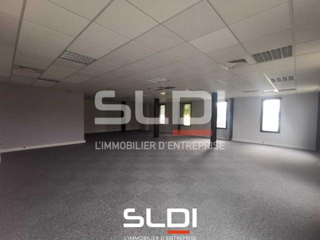 Bureaux A LOUER - VAULX MILIEU - 356 m²