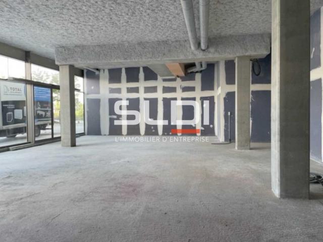 Commerces A LOUER - VENISSIEUX - 169 m²